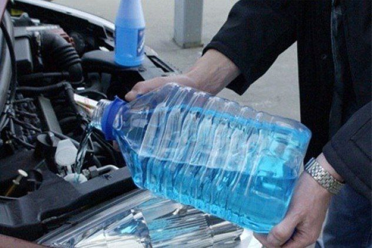 Осторожно, водители: популярная «незамерзайка» может быть опасной