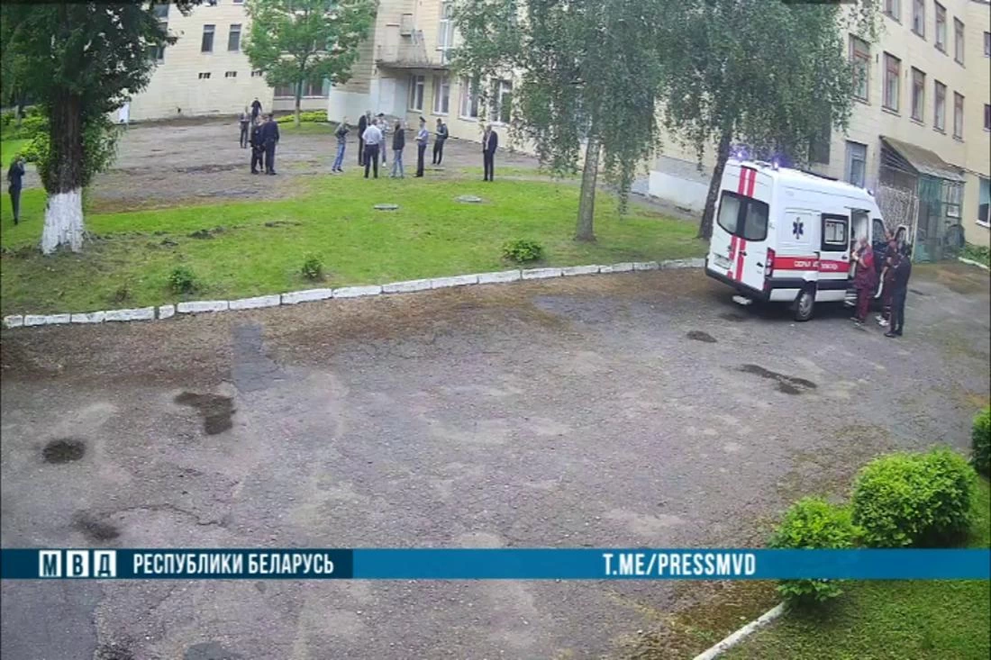 22-летний житель Витебска пытался убить девушку и напал на сотрудников милиции