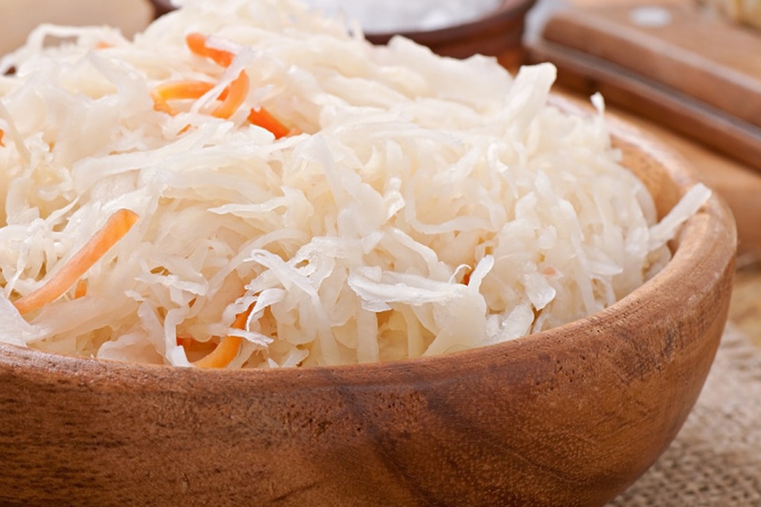 Белоснежная, сочная и хрустящая: узнайте, как квасить капусту как у бабушки