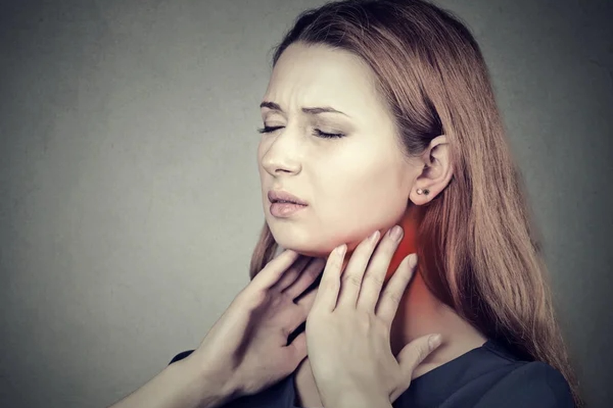 Боль в горле может быть опасной: врач рассказала, как лечиться правильно