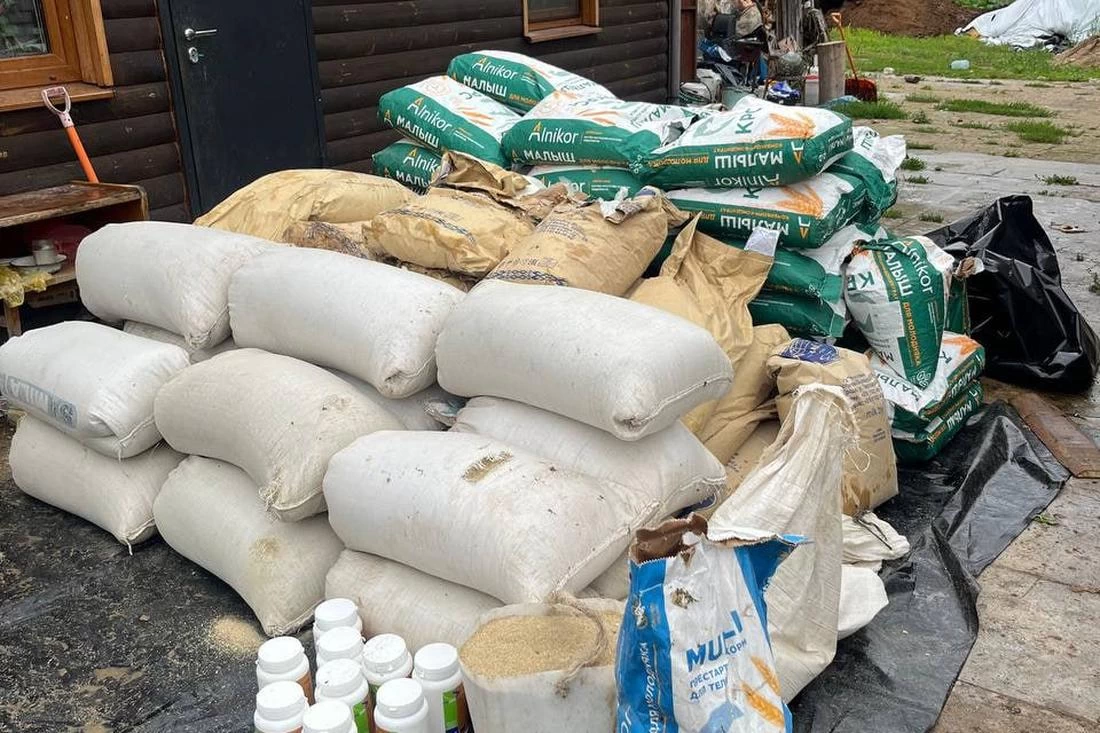 Бригадиры двух хозяйств под Гродно украли более 5 тонн комбикорма и ветеринарные препараты