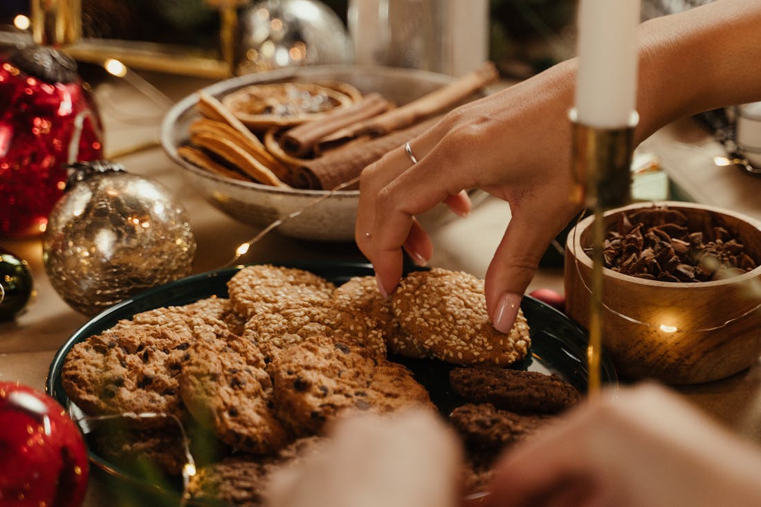 Что должно быть на новогоднем столе-2026: какие блюда привлекут удачу и богатство