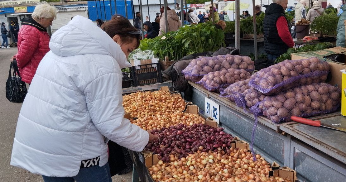 Что можно купить на рынке в Слониме в мае и как изменились цены за год