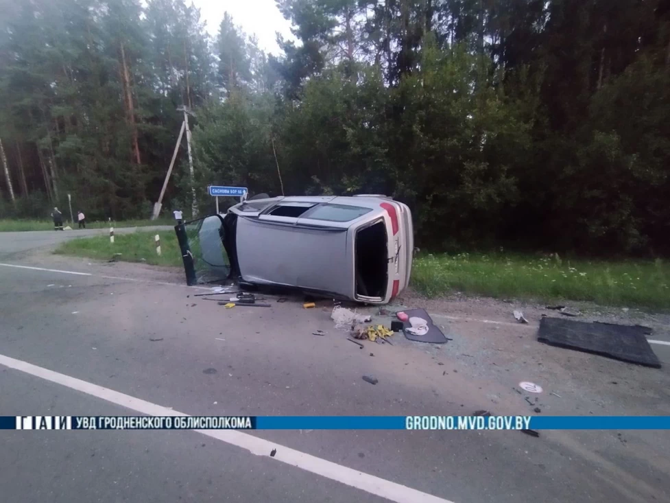 Девушка-водитель не уступила дорогу: три человека оказались в больнице