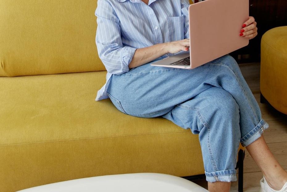 Достигнув этого возраста, женщина должна перестать носить джинсы