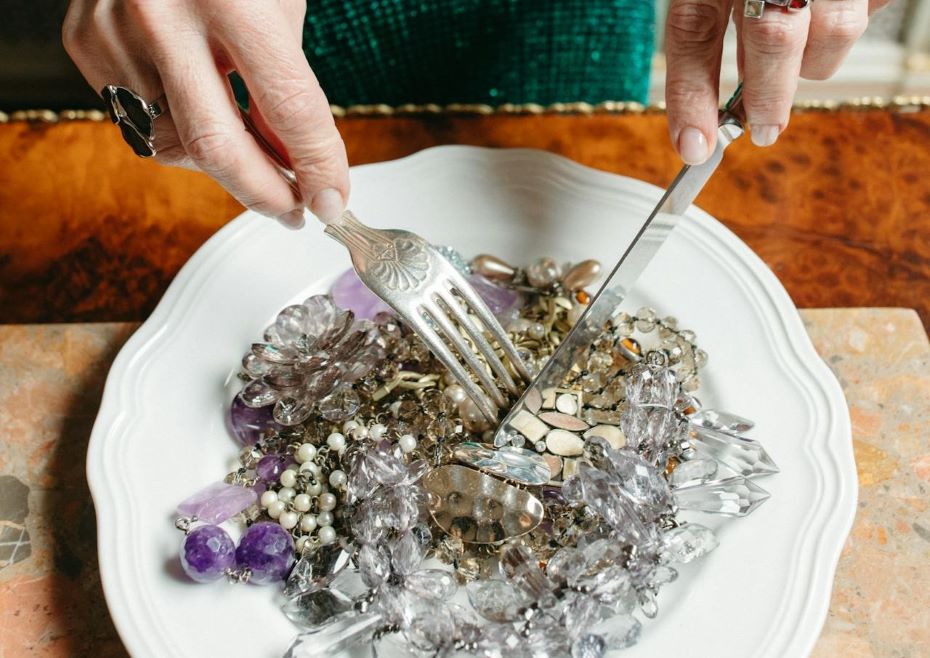 Эти 3 знака разбогатеют в начале июня: деньги на них посыплются с неба