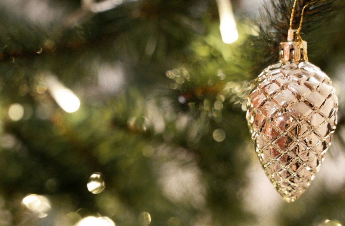 Хотите больше денег в новом 2026 году? Повесьте на ёлку этот амулет удачи