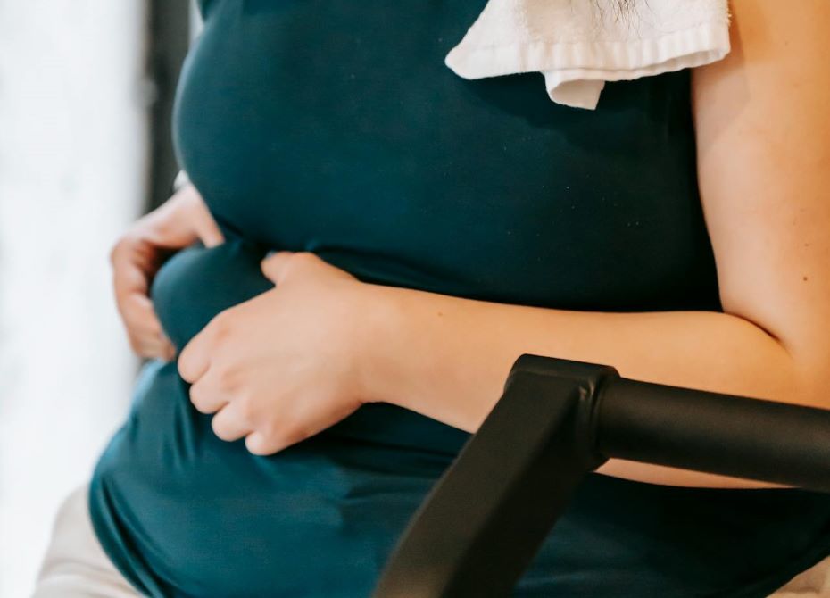 Когда мы начинаем стремительно набирать вес? Назван точный возраст