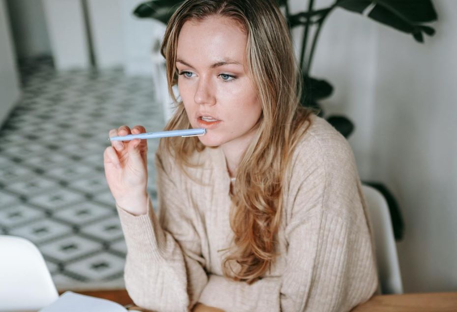 Когда поступила учиться, родители деньги давали только на проезд. Хотели, чтобы и училась, и работала