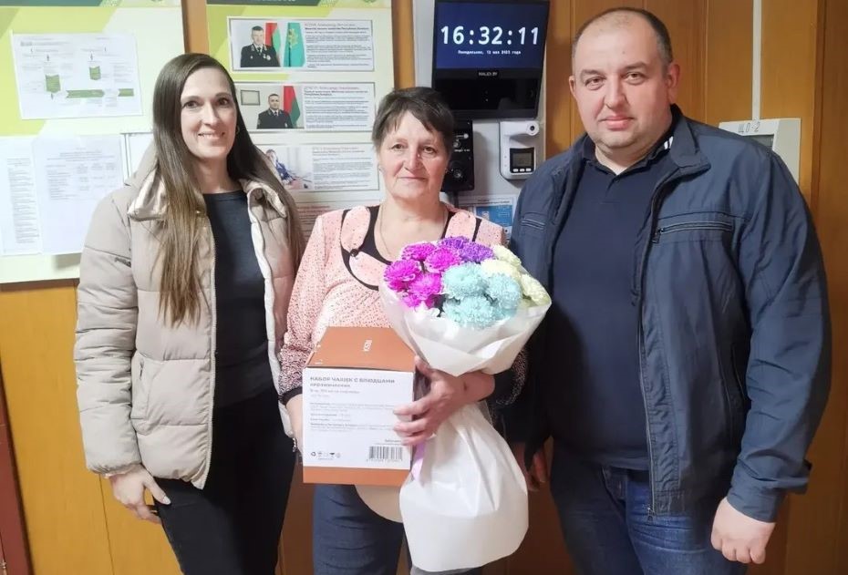 Коллеги тепло поздравили работника Слонимского лесхоза с 70-летним юбилеем