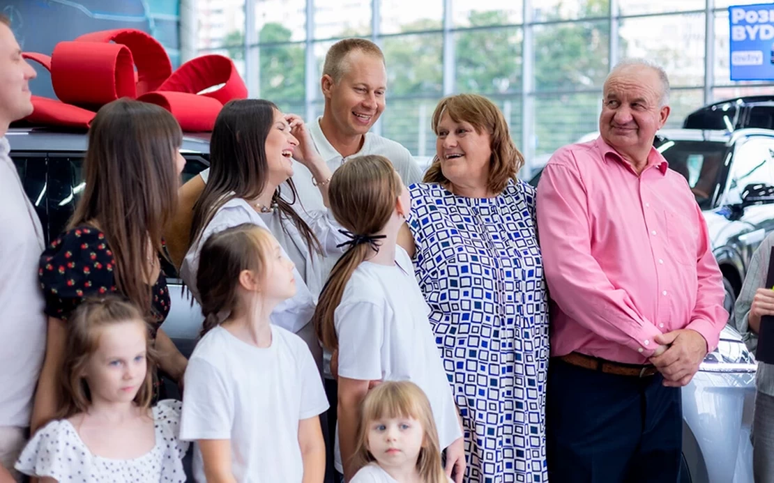 «Мама, все это развод!» — но оказалось, что все по-настоящему: жительница Барановичей выиграла электрокар