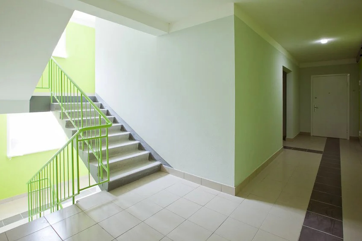 Многие не знают: вот что входит в техническое обслуживание и уборку подъездов