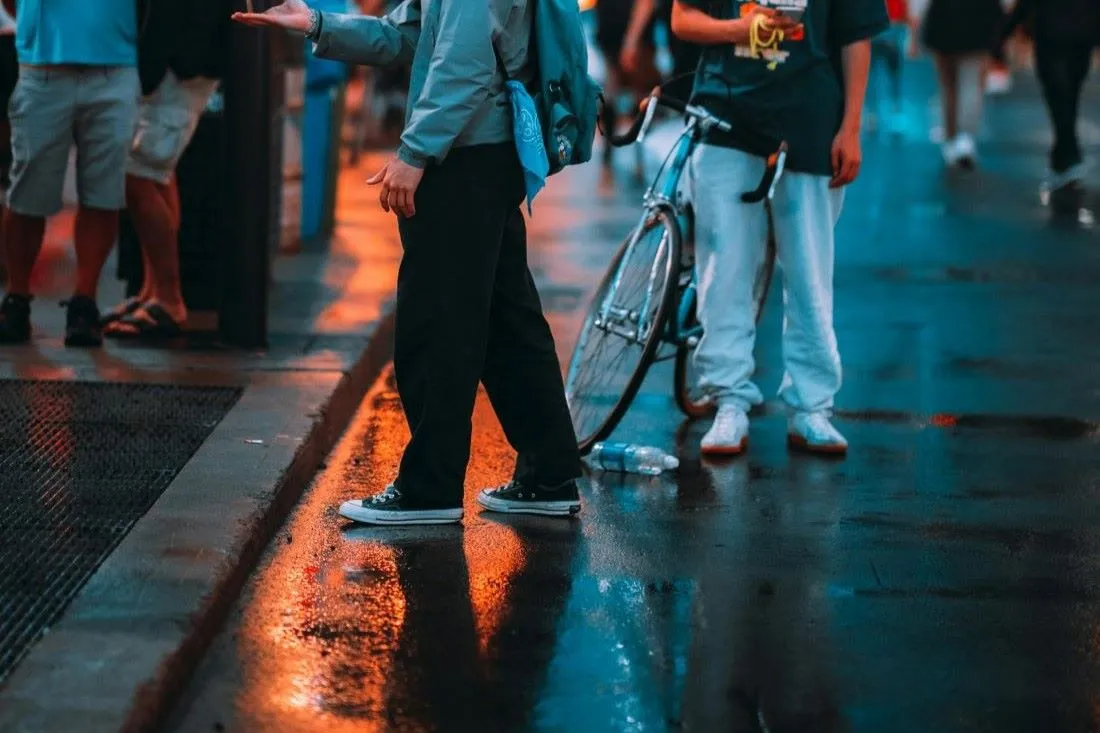 Может ли мой 15-летний сын находиться вне дома в ночное время? Ответ юриста