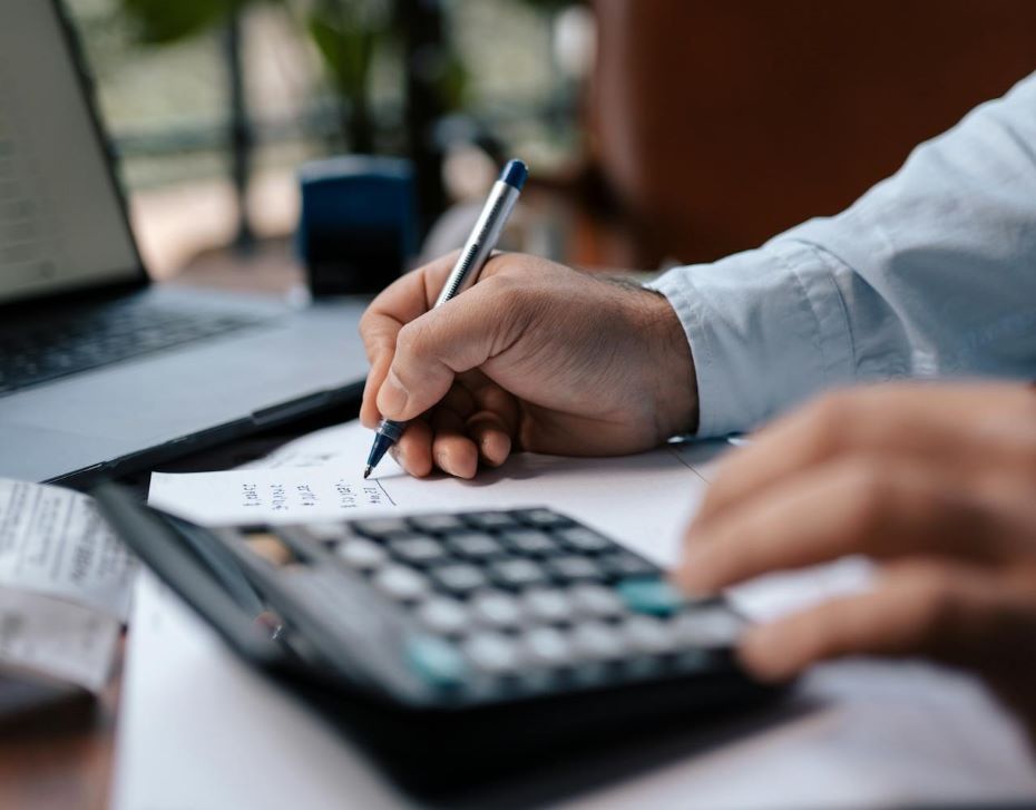 Может ли непогашенный долг стать препятствием для выезда за границу?