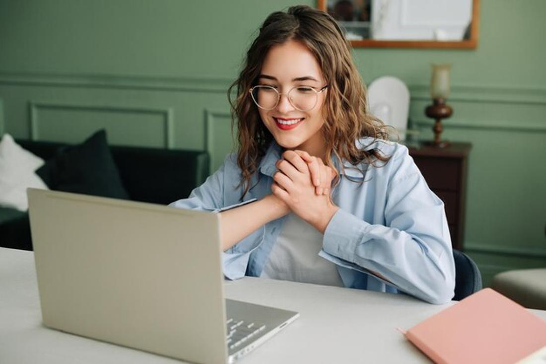 Можно ли работать из кафе, а не из дома? Всё, что нужно знать о дистанционной работе