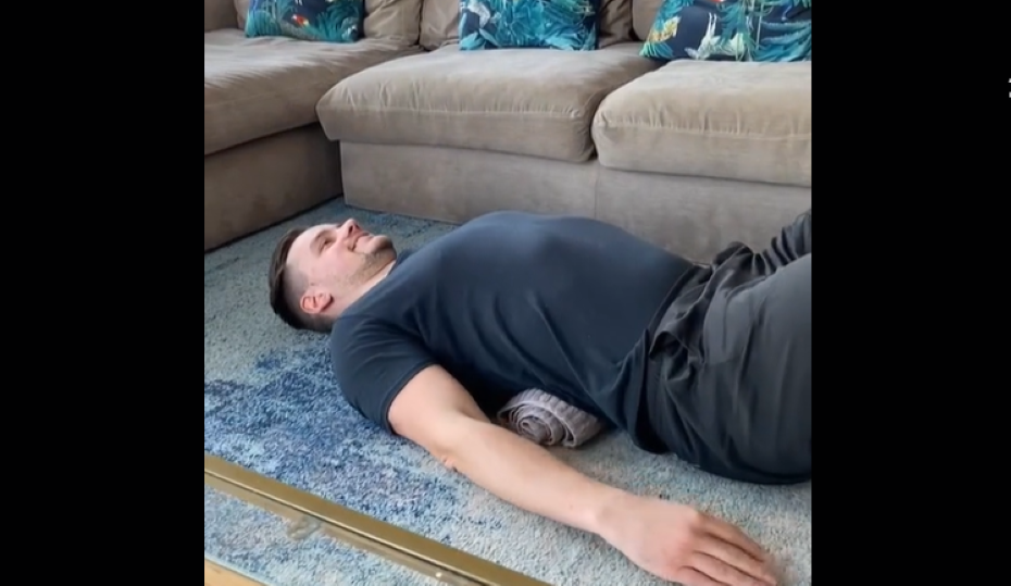 Набирает популярность японская 5-минутная методика похудения: она подтягивает живот и устраняет боли в спине