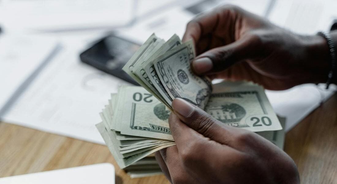 Нацбанк изменил курсы валют на 18 ноября