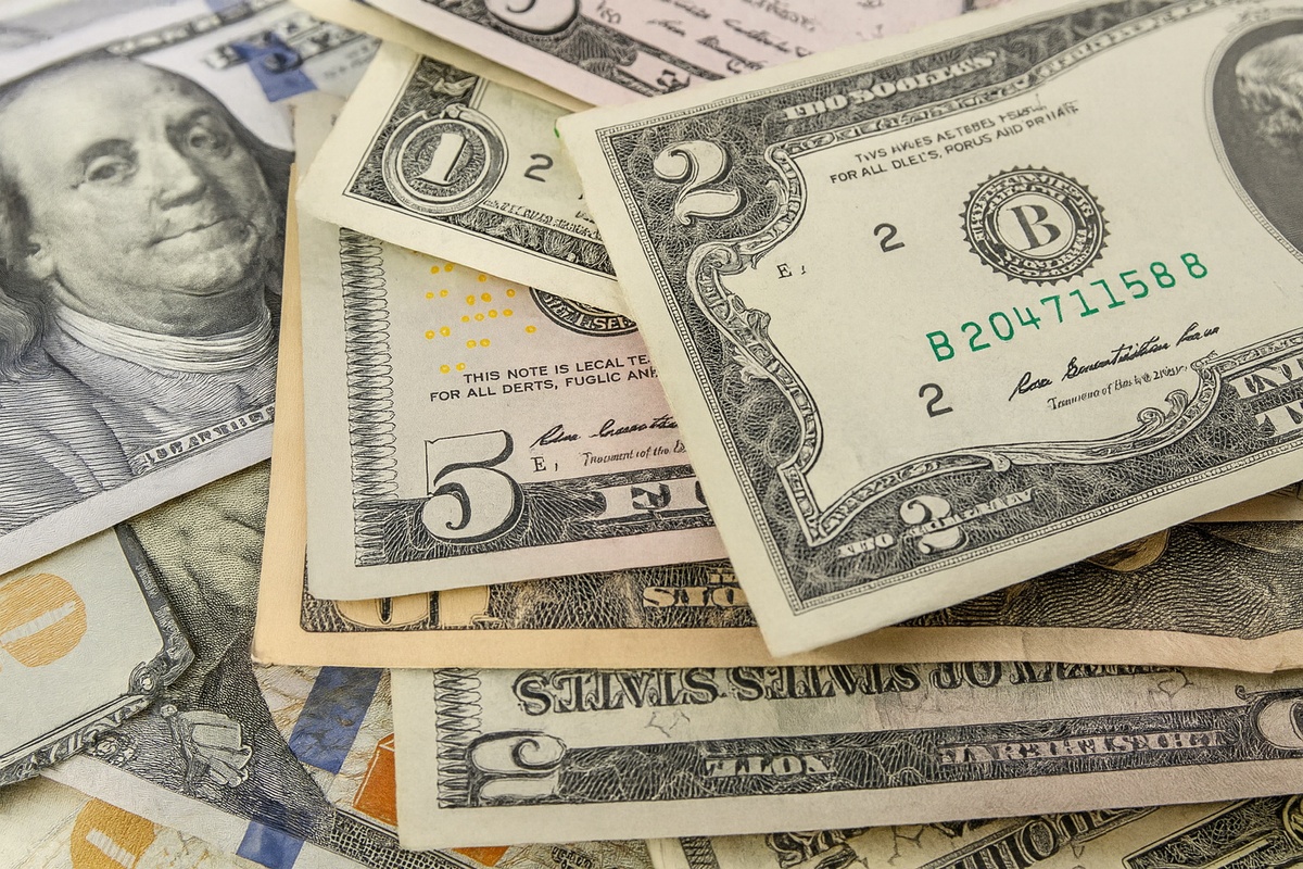 Нацбанк скорректировал курсы валют на 22 декабря