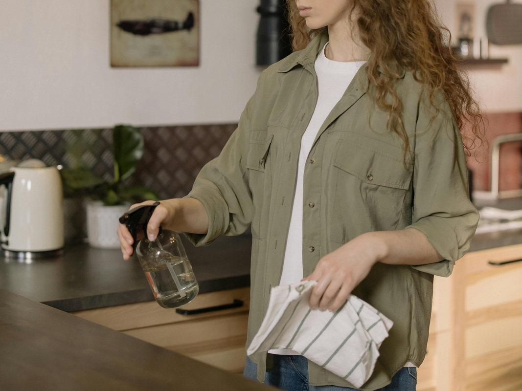 Нагар и жир уйдут без усилий: лайфхаки, которые действительно работают