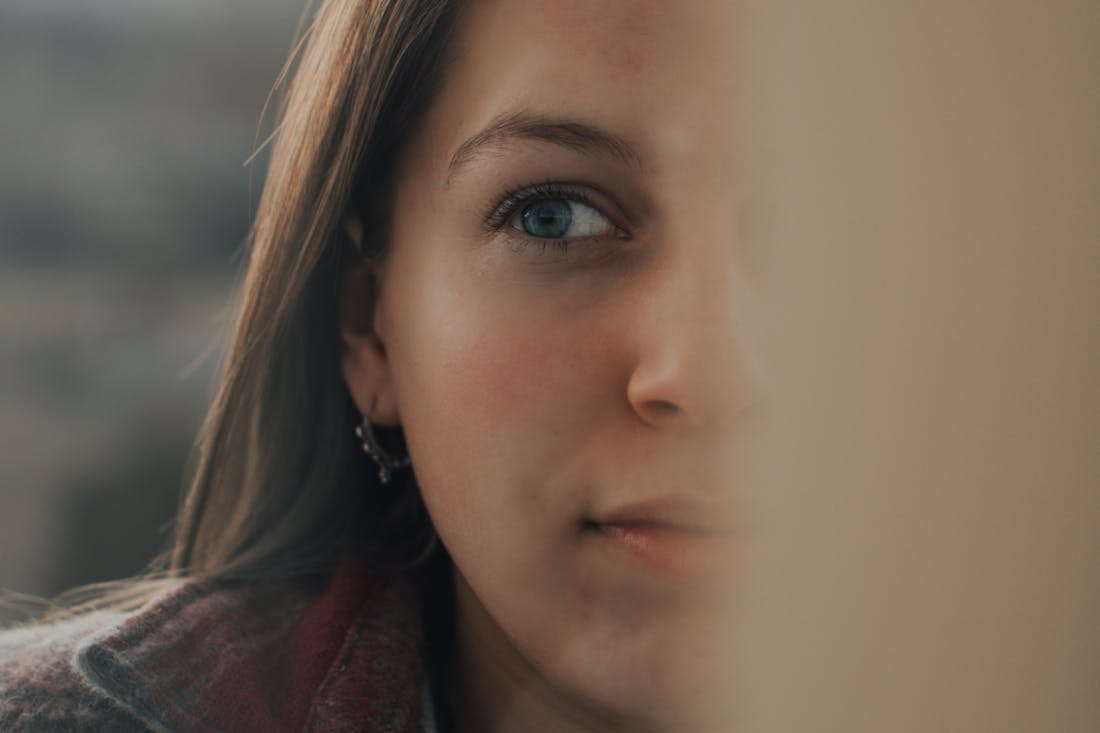 Называется, вышла замуж по большой любви: по итогу самооценка на нуле, выгляжу на 10 лет старше, ни подруг, ни хобби