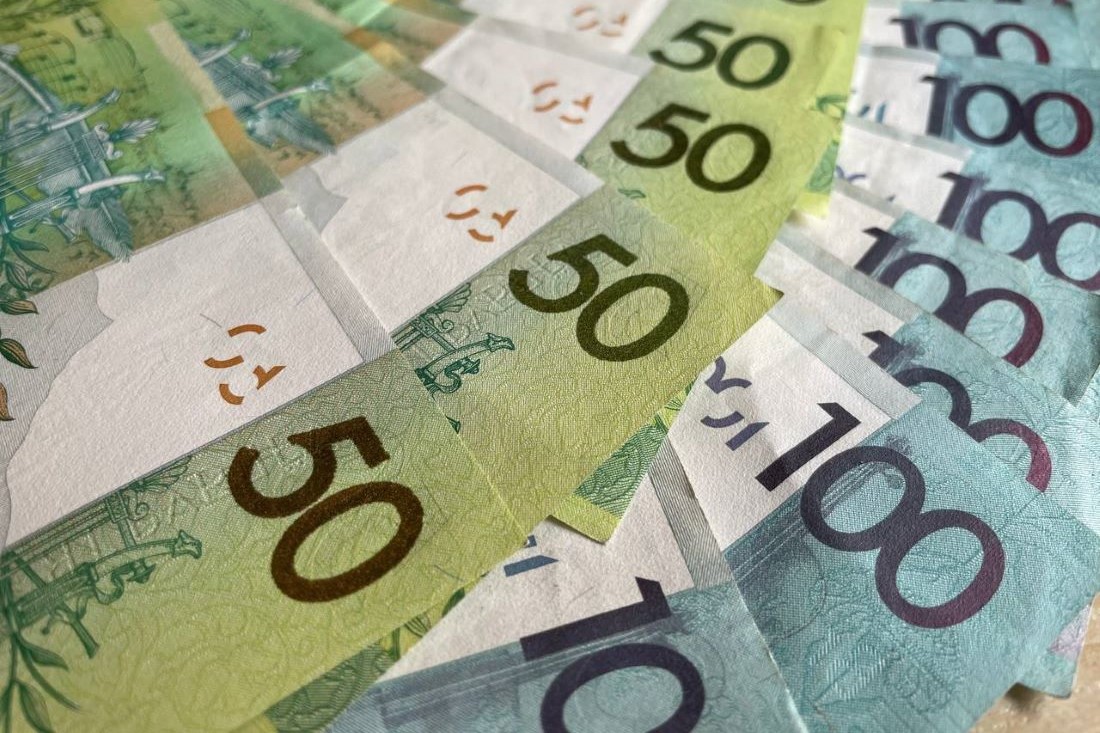 Пенсии и пособия за 7 ноября выплатят досрочно. Узнайте когда