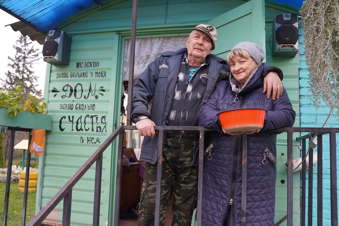 Пенсионеры из Минска показали дом, который купили в деревне за 1500 долларов. Вот что там сейчас