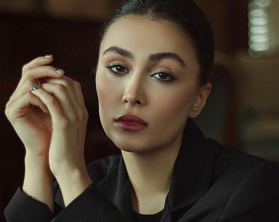 Простой трюк визуально сузит или укоротит ваш нос за считанные секунды: магия макияжа