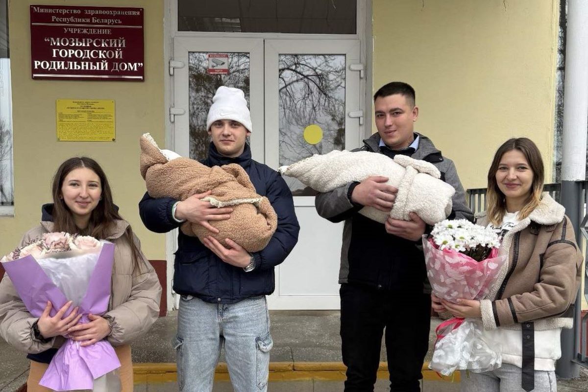 Родные сестры зарегистрировали новорожденных в один день и оригинально подобрали имена