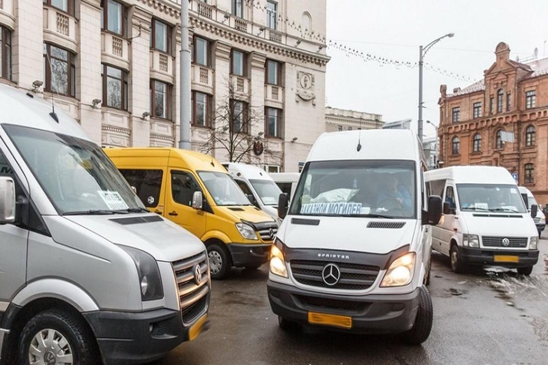 С 1 ноября в маршрутках Беларуси можно будет платить картой