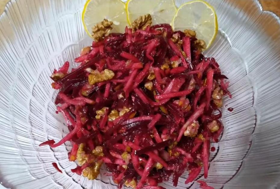 Салат из свёклы с яблоком и грецким орехом — божественное сочетание