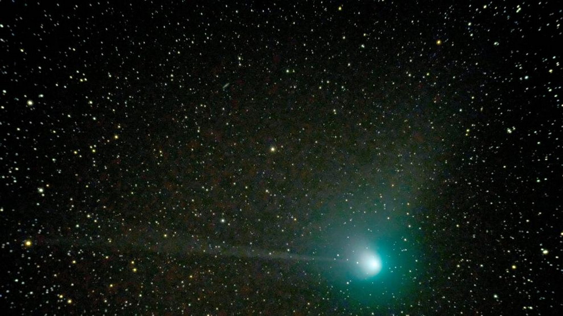 Сегодня ночью над Беларусью вспыхнет звездопад и появится древняя комета