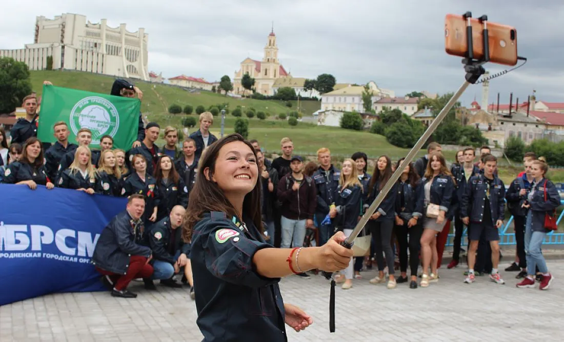 Сколько девушек приходится на 1000 юношей в Беларуси? Белстат подготовил интересный обзор ко Дню молодежи и студенчества
