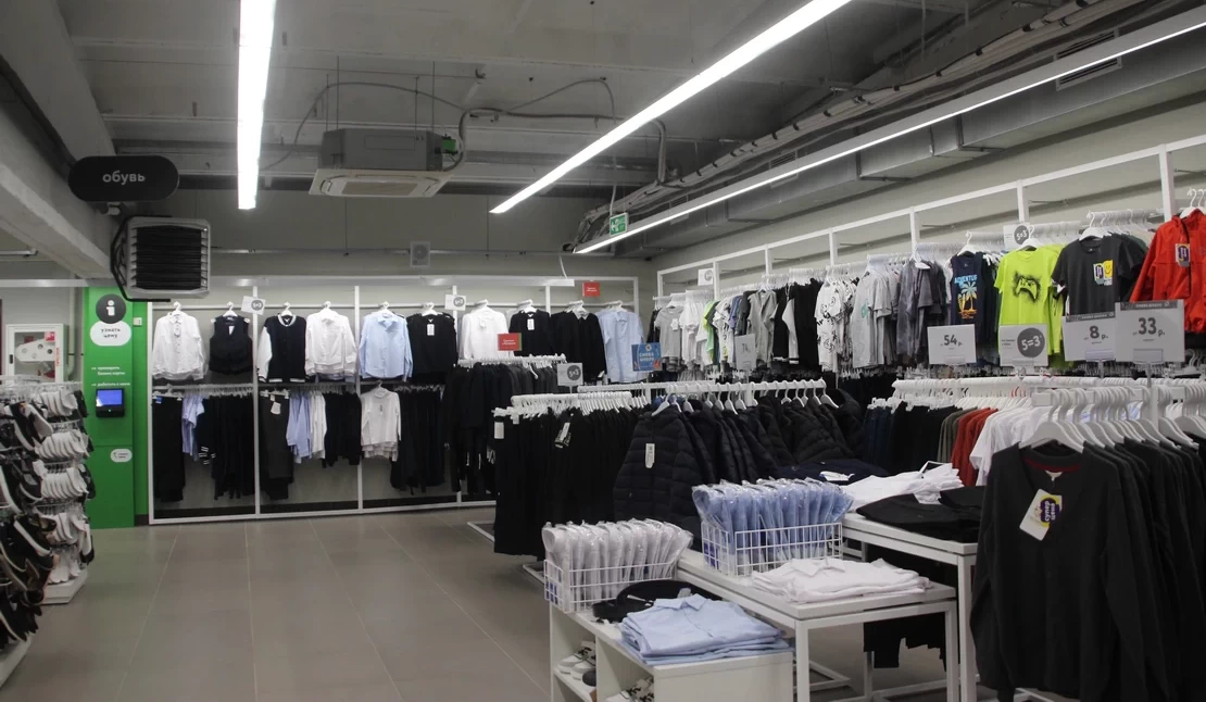 Сколько стоит собрать школьника в Слониме: обзор цен на одежду, обувь и рюкзаки