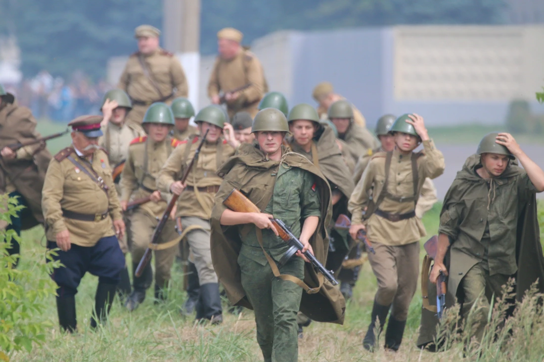 Слоним окунулся в историю: в городе прошла реконструкция освобождения от захватчиков