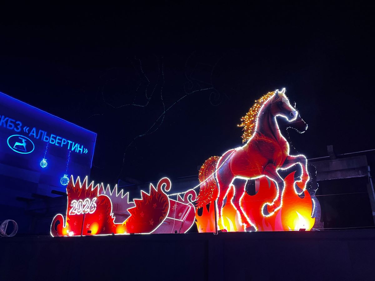 Территория Слонимского картонно-бумажного завода превратилась в зимнюю сказку