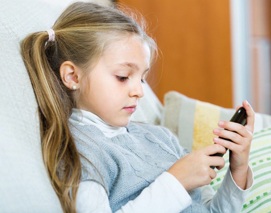 «Твоих родителей арестуют»: чем мошенники пугают детей, чтобы забрать деньги