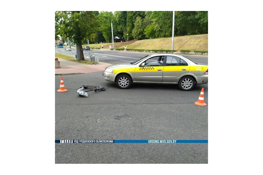 В Гродно водитель автомобиля «Nissan» сбил 12-летнего мальчика на электросамокате