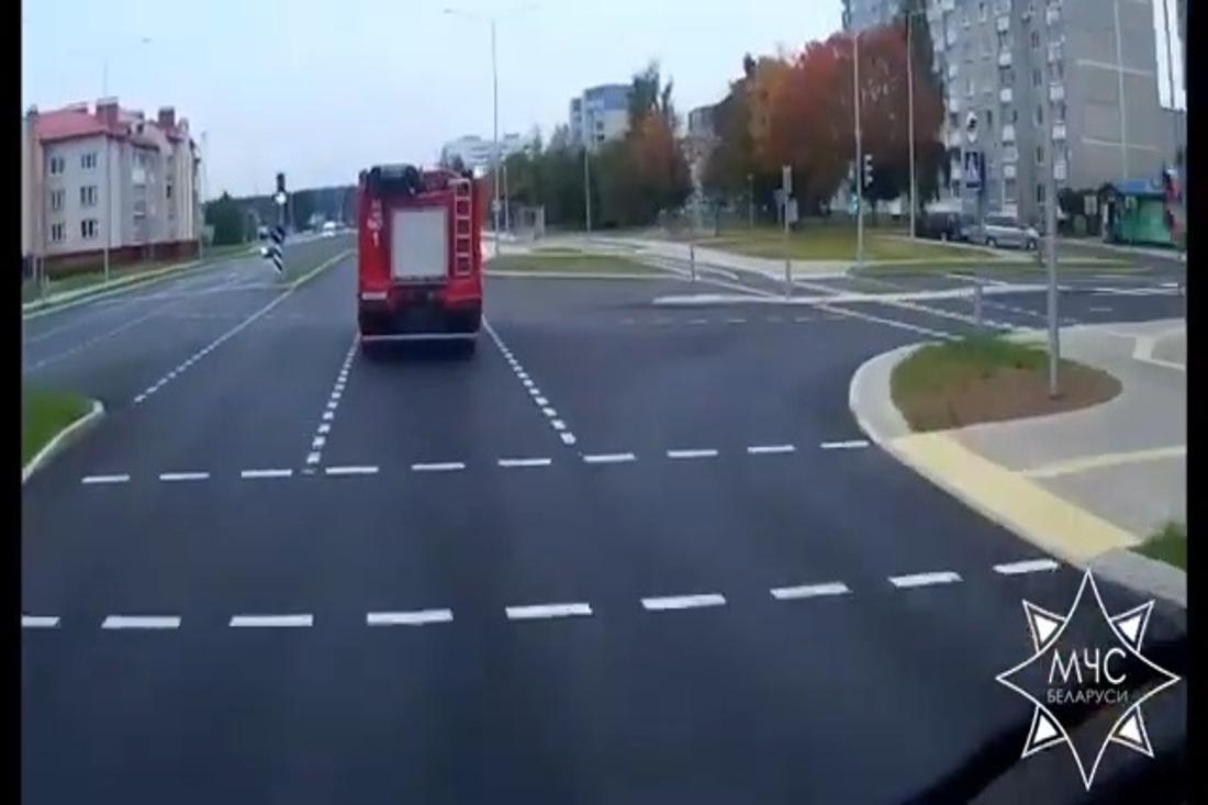 В Лиде произошел пожар в многоэтажке: хозяина квартиры спасли из огня