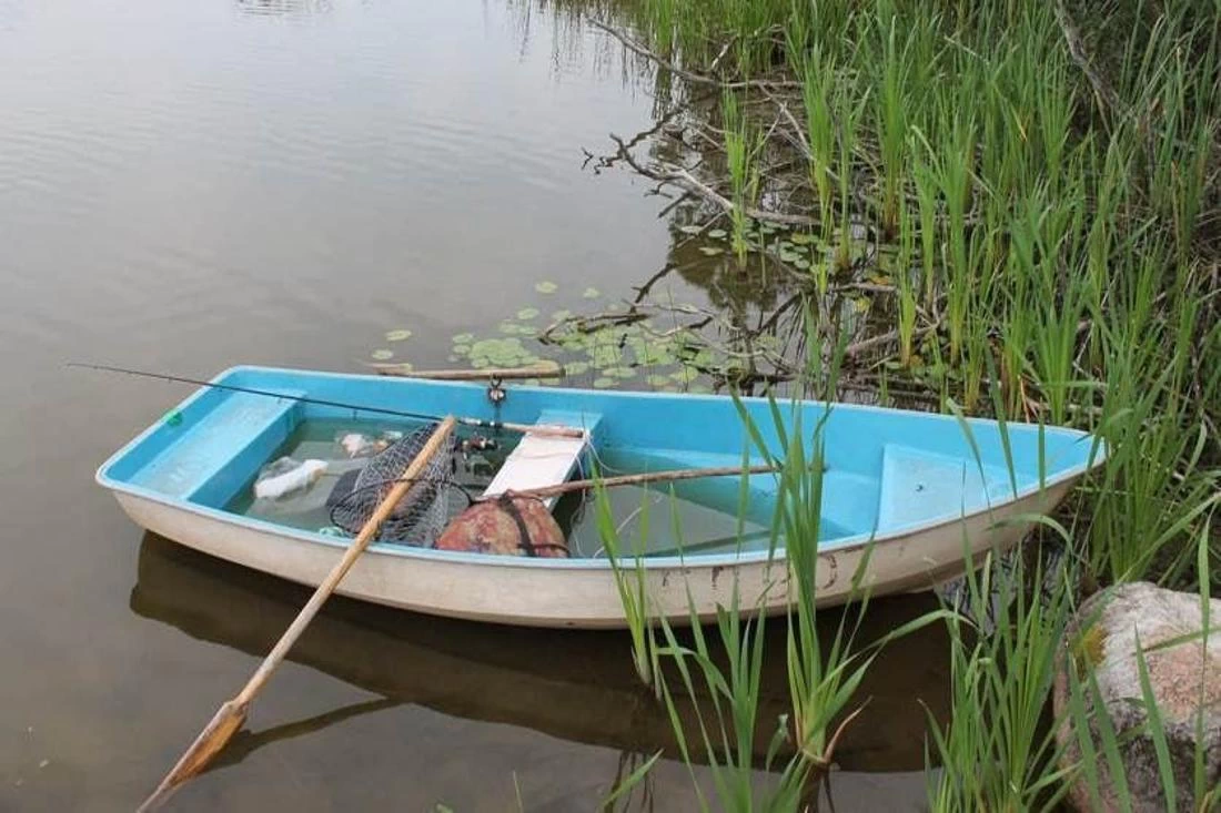 В Мостовском районе в озере утонул 44-летний мужчина