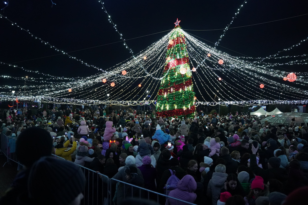 В Слониме Новый год встретят весело: праздничная программа на центральной площади