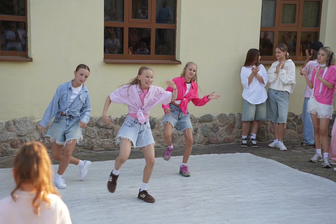 Вечер уличных танцев прошел в центре Слонима