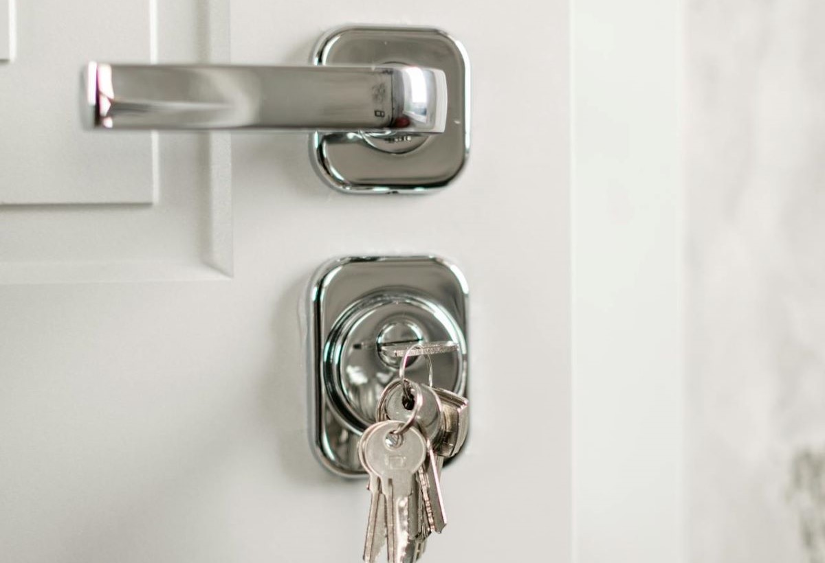 Вы оставляете ключ в замке на ночь? Вот почему это делать не стоит