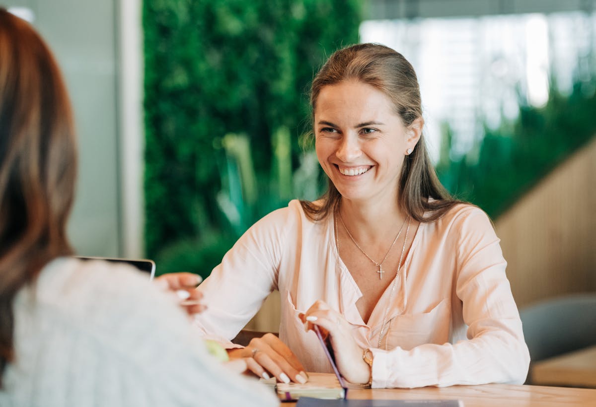 Я та бывшая жена, которая дружит с его нынешней. Скажете, такого не бывает?