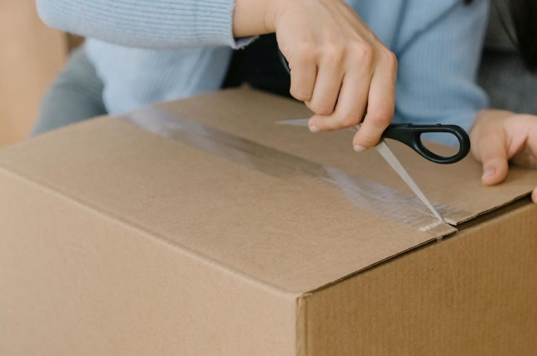 Женщина купила золотую монету по объявлению, но то, что пришло в посылке, даже в кино не увидишь