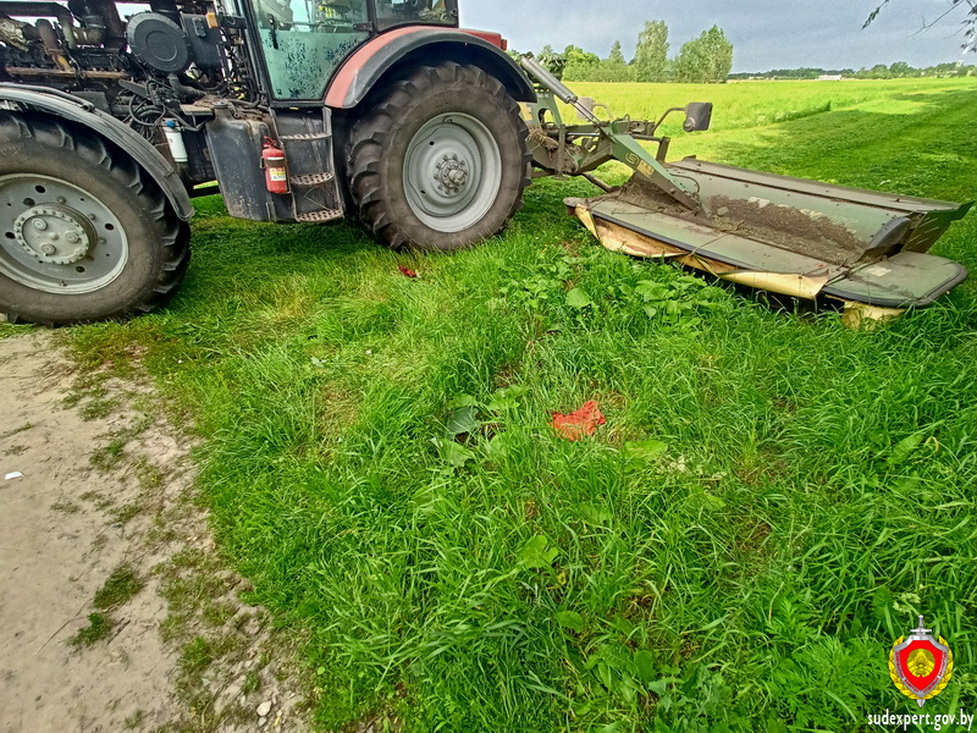 Житель Кобринского района попал под косилку, уснув на поле