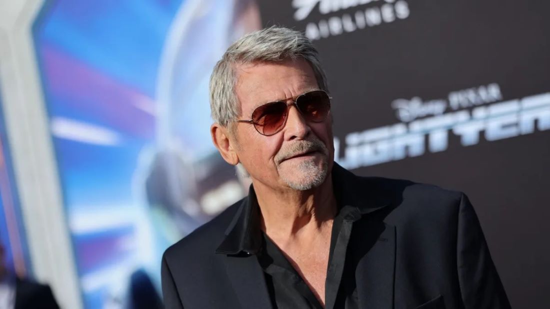 Знаменитому актеру 85 лет, но он выглядит вдвое моложе: нашёл ключ к вечной молодости