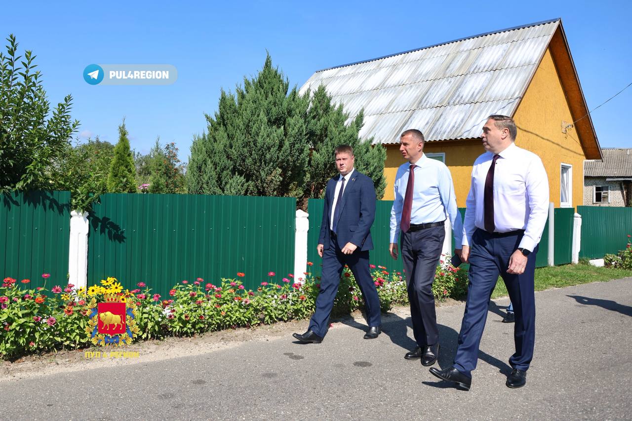 Глава Администрации Президента Дмитрий Крутой посетил Зельвенщину, которая пострадала от непогоды